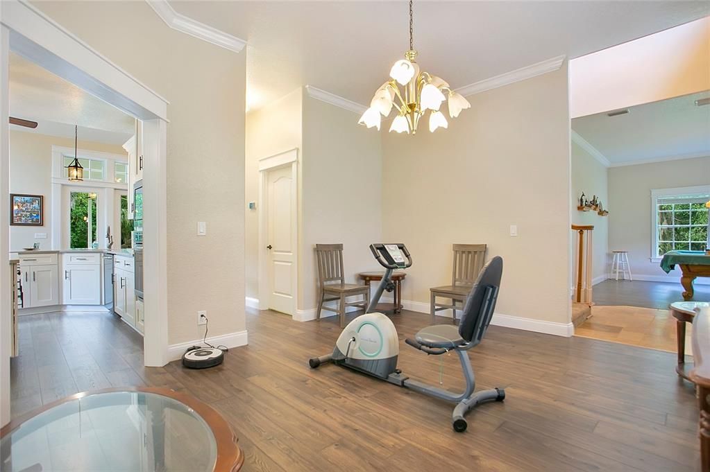 Activo con contrato: $885,000 (4 camas, 2 baños, 2972 Pies cuadrados)