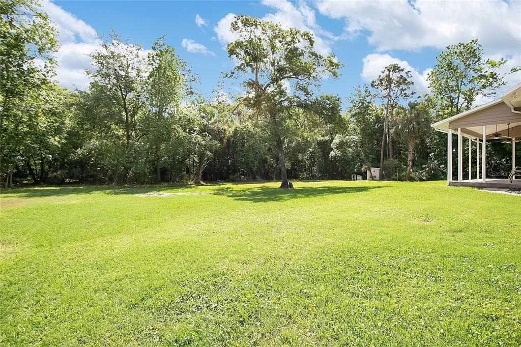 Activo con contrato: $885,000 (4 camas, 2 baños, 2972 Pies cuadrados)