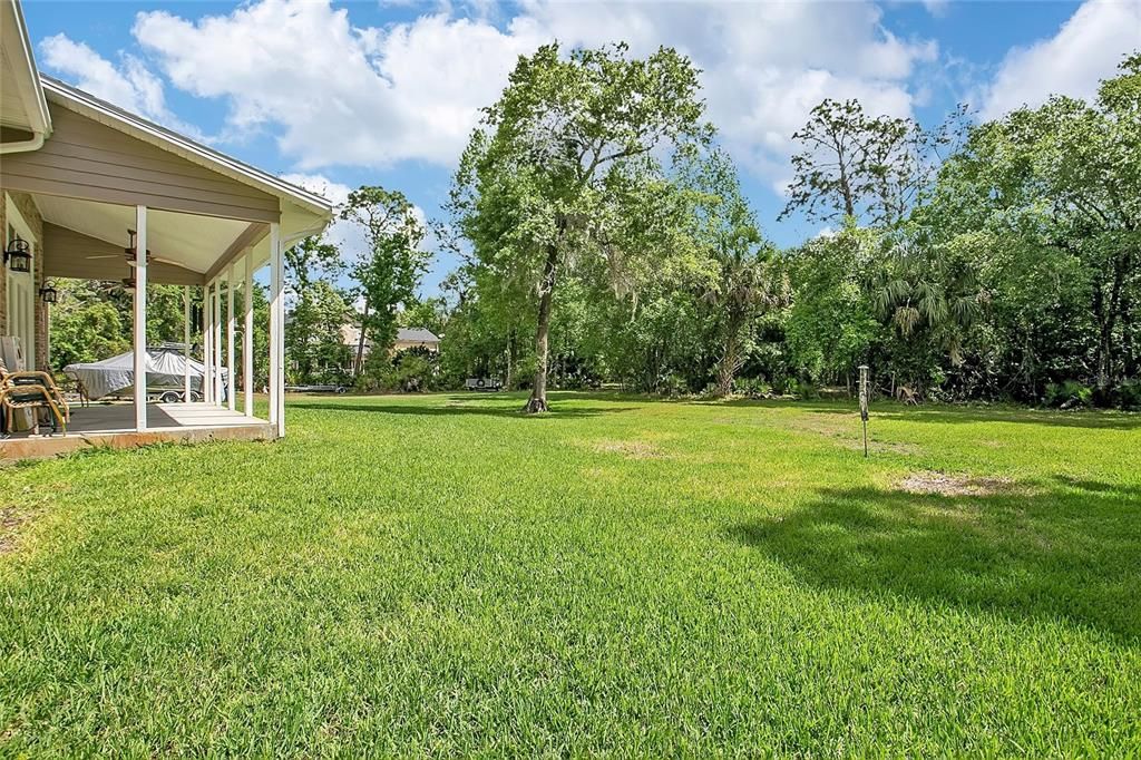Activo con contrato: $885,000 (4 camas, 2 baños, 2972 Pies cuadrados)