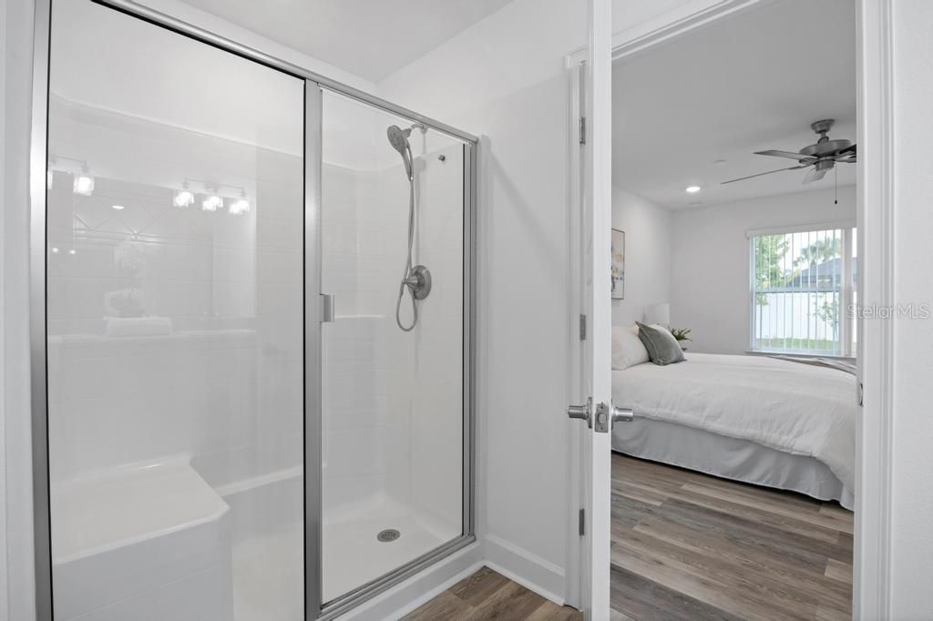 Под контрактом: $329,990 (4 спален, 2 ванн, 1752 Квадратных фут)