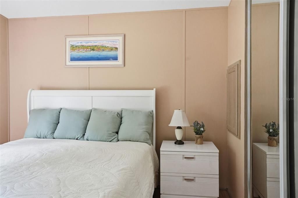 For Sale: $160,000 (2 beds, 2 baths, 960 Square Feet)