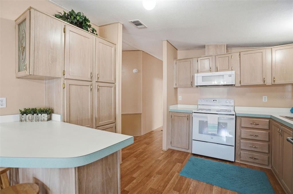 For Sale: $160,000 (2 beds, 2 baths, 960 Square Feet)