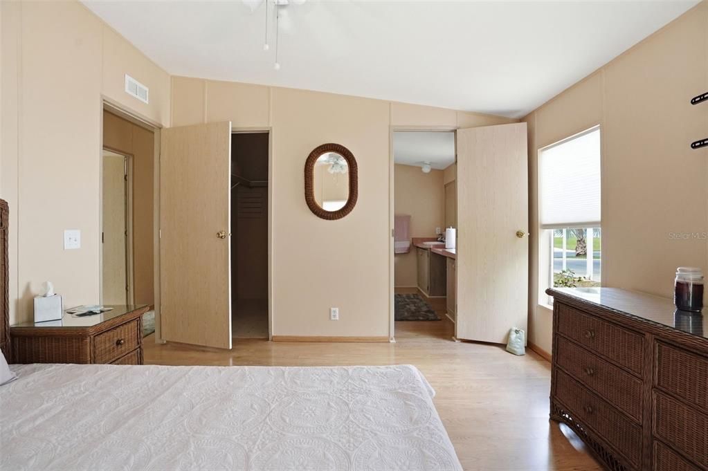 For Sale: $160,000 (2 beds, 2 baths, 960 Square Feet)