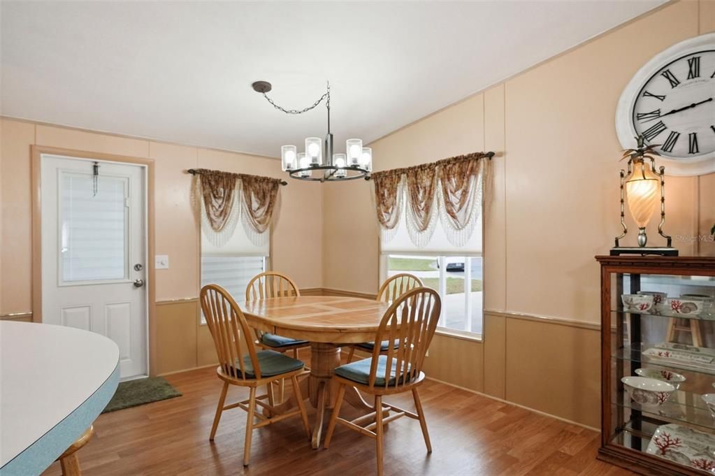 For Sale: $160,000 (2 beds, 2 baths, 960 Square Feet)