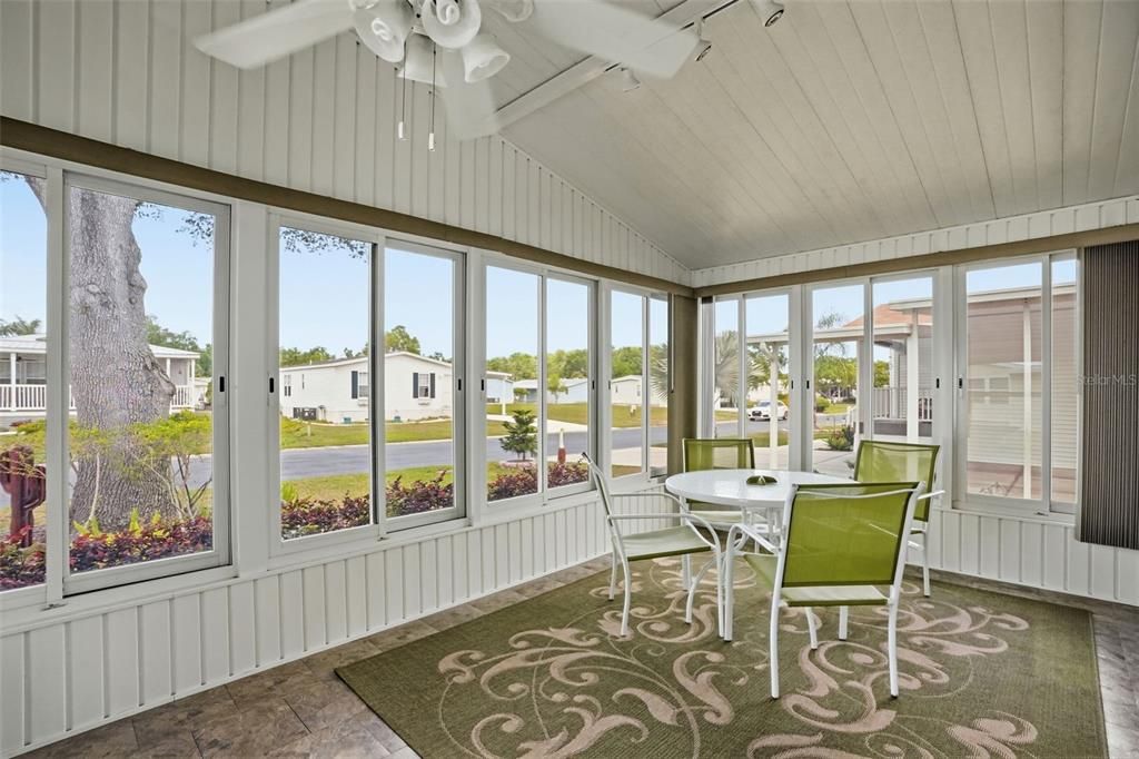 For Sale: $160,000 (2 beds, 2 baths, 960 Square Feet)