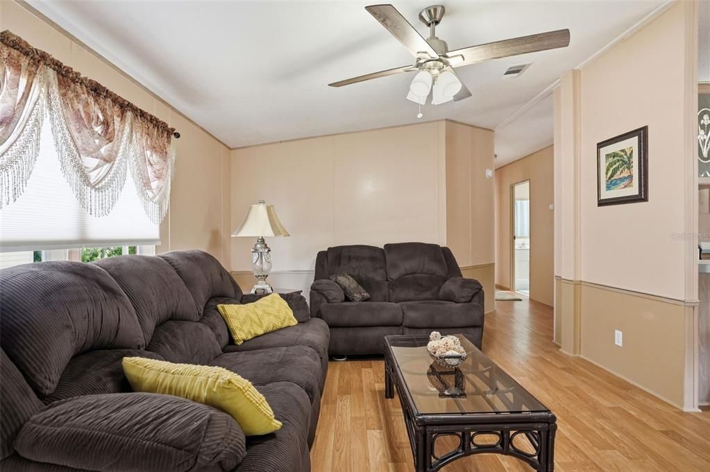 For Sale: $160,000 (2 beds, 2 baths, 960 Square Feet)