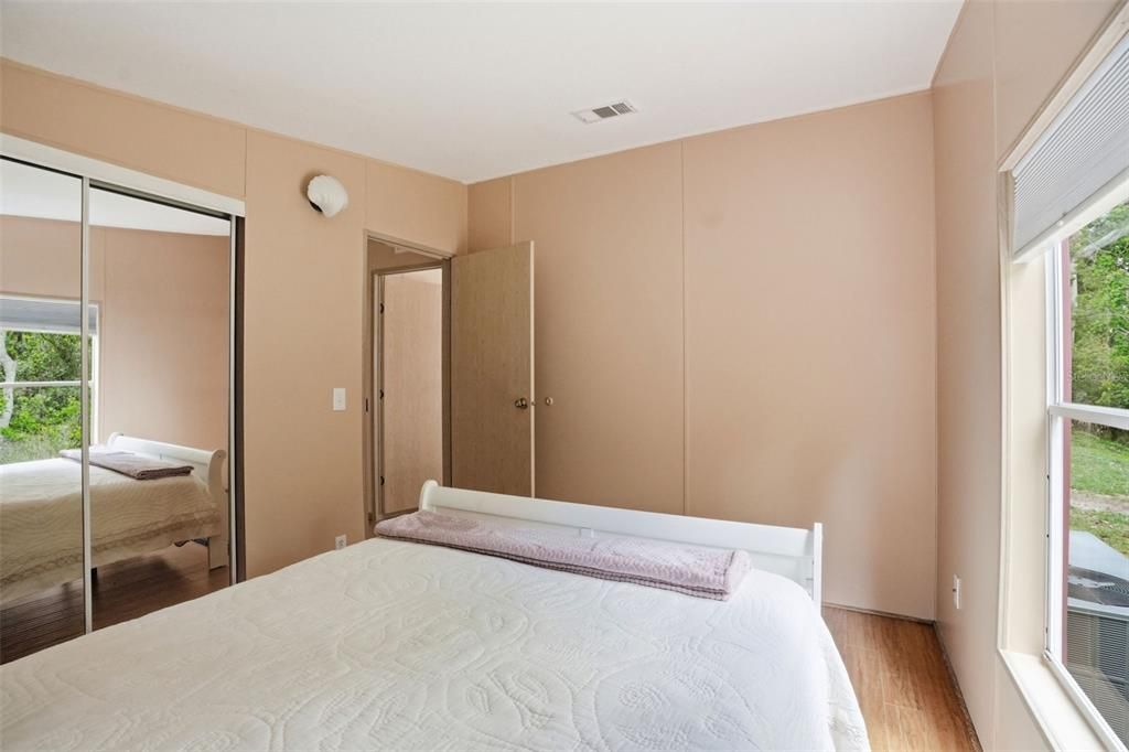 For Sale: $160,000 (2 beds, 2 baths, 960 Square Feet)