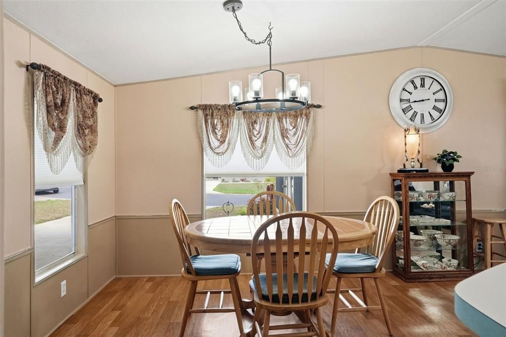 For Sale: $160,000 (2 beds, 2 baths, 960 Square Feet)