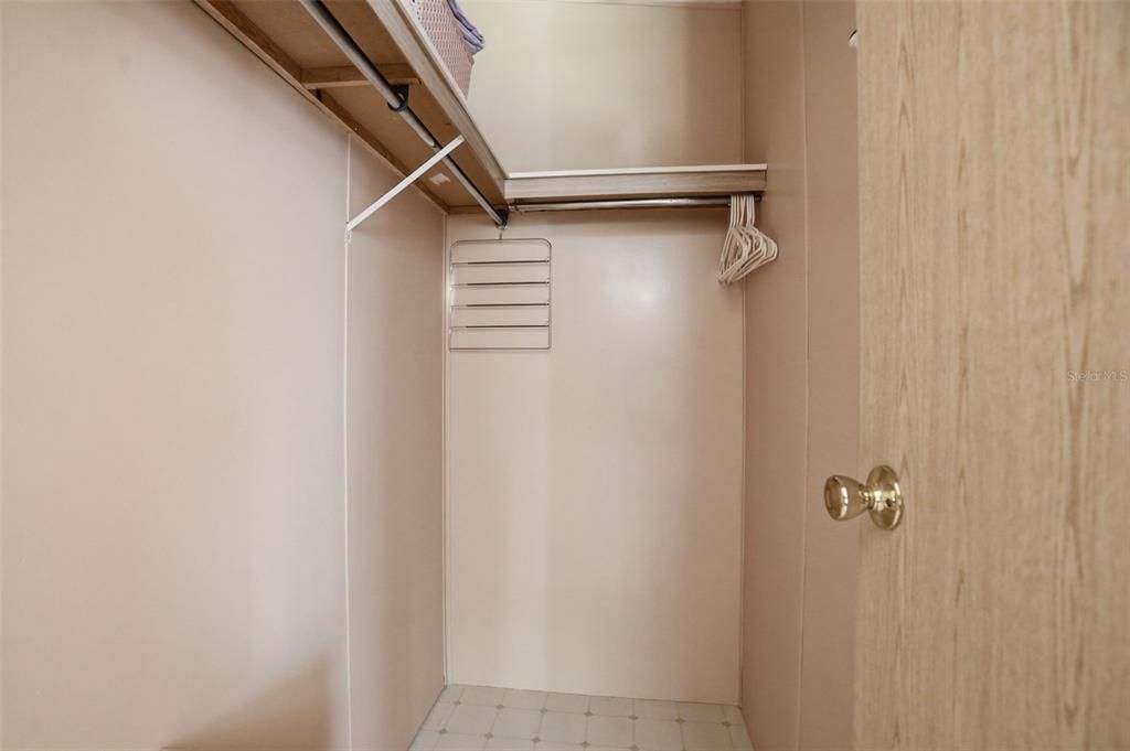 For Sale: $160,000 (2 beds, 2 baths, 960 Square Feet)