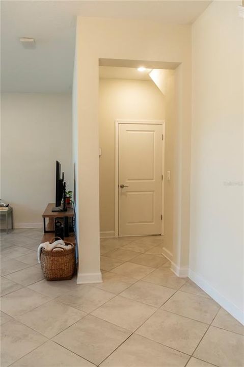 Activo con contrato: $285,000 (3 camas, 2 baños, 1915 Pies cuadrados)