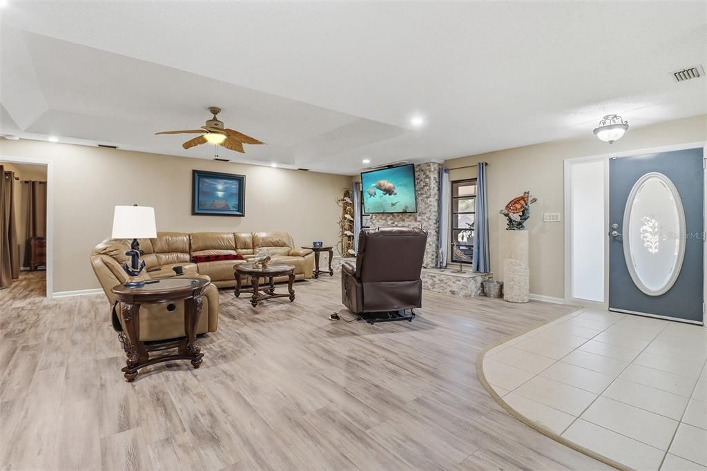 For Sale: $294,900 (3 beds, 2 baths, 2206 Square Feet)