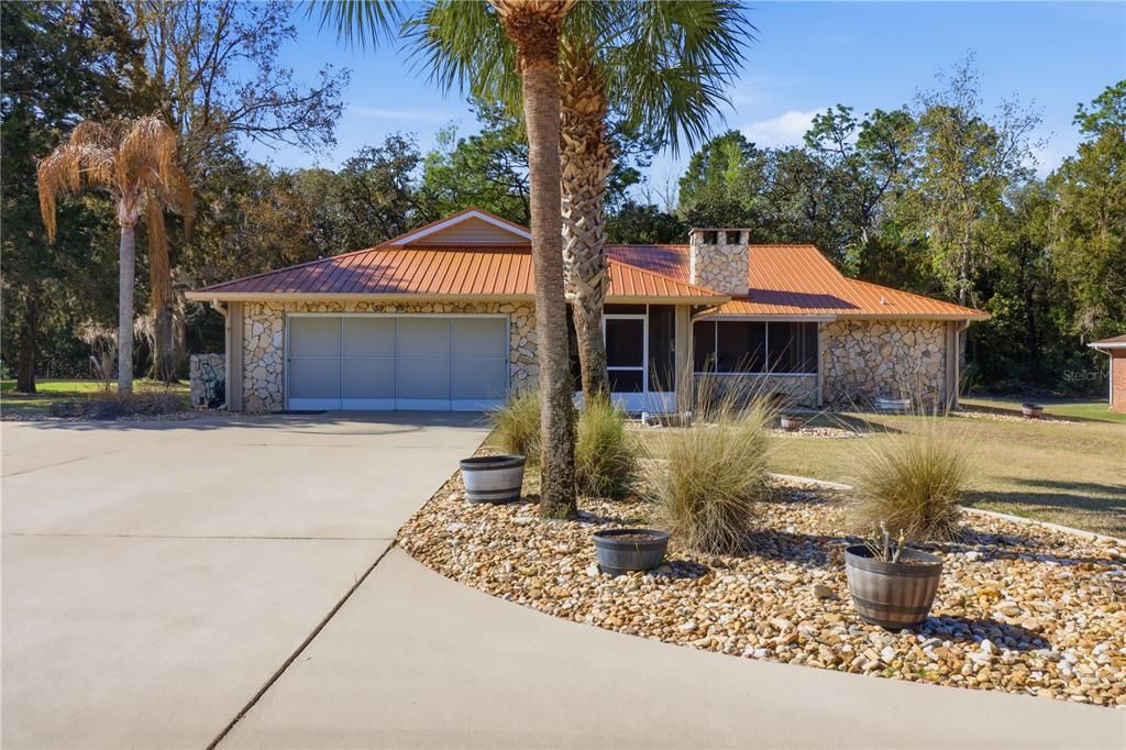 For Sale: $294,900 (3 beds, 2 baths, 2206 Square Feet)