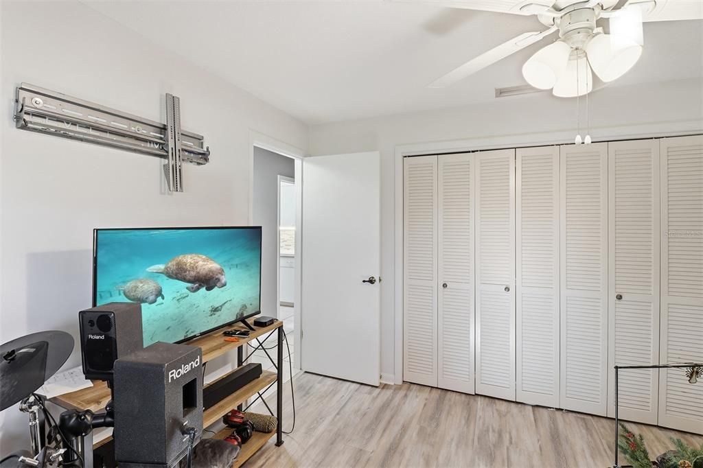 For Sale: $294,900 (3 beds, 2 baths, 2206 Square Feet)