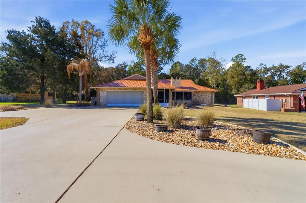 For Sale: $294,900 (3 beds, 2 baths, 2206 Square Feet)