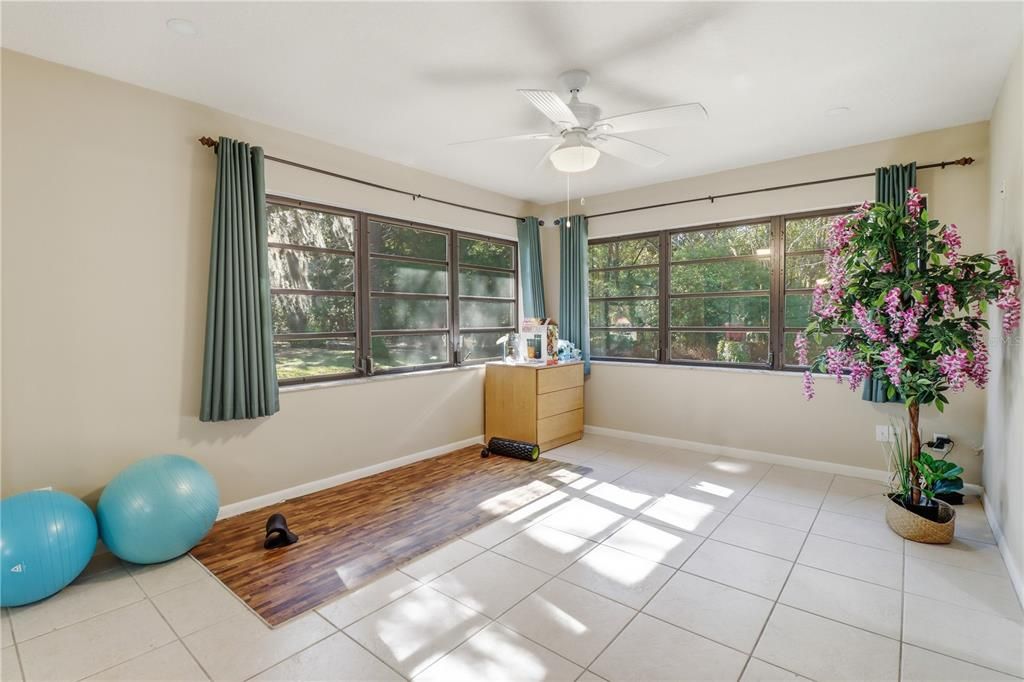 For Sale: $294,900 (3 beds, 2 baths, 2206 Square Feet)