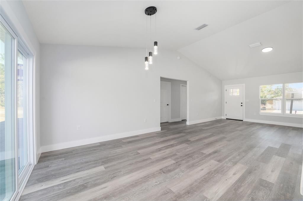 En Venta: $269,900 (3 camas, 2 baños, 1576 Pies cuadrados)