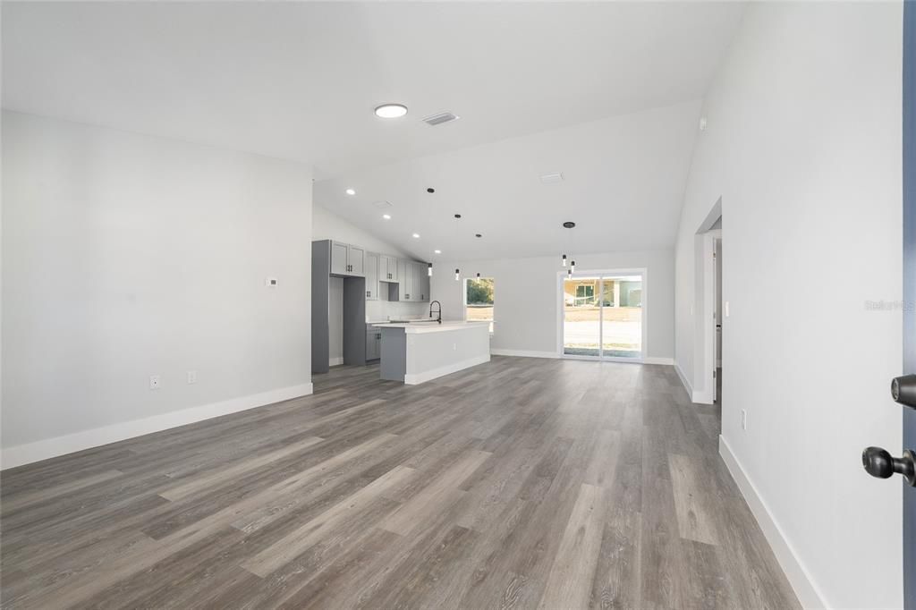 En Venta: $269,900 (3 camas, 2 baños, 1576 Pies cuadrados)