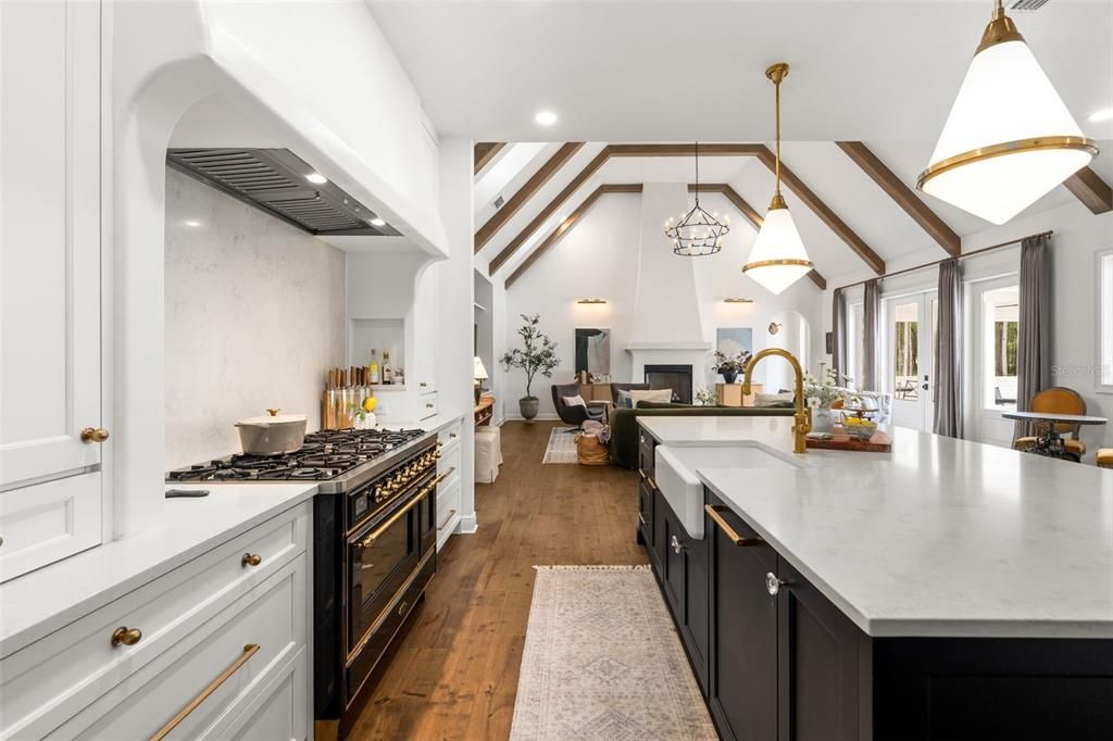 En Venta: $2,195,000 (4 camas, 4 baños, 4602 Pies cuadrados)