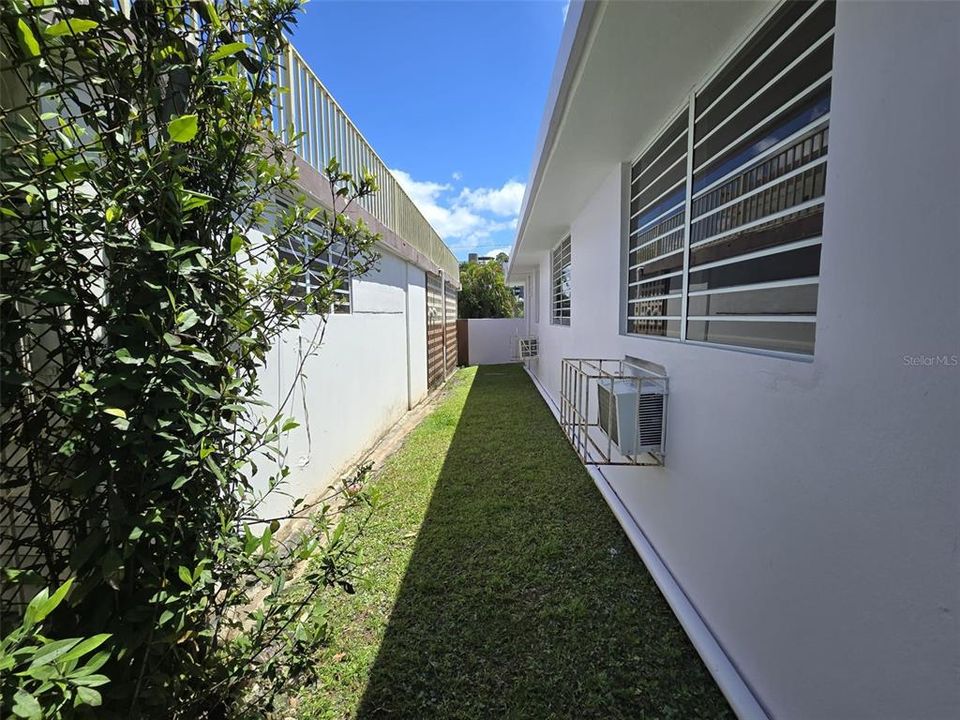 Activo con contrato: $397,000 (4 camas, 2 baños, 2211 Pies cuadrados)