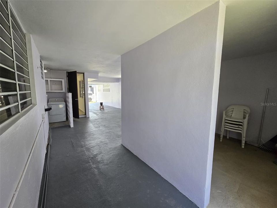 Activo con contrato: $397,000 (4 camas, 2 baños, 2211 Pies cuadrados)