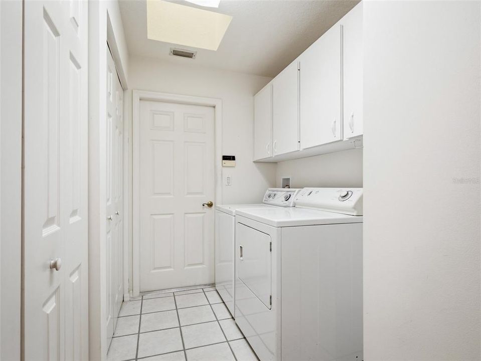 待售: $659,900 (3 贝兹, 3 浴室, 2610 平方英尺)
