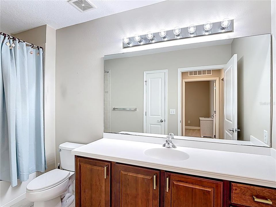 En Venta: $459,000 (3 camas, 2 baños, 1736 Pies cuadrados)