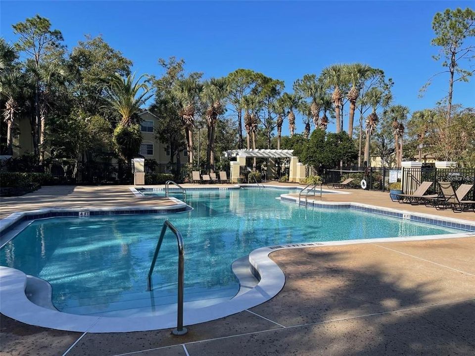 Active With Contract: $1,450 (1 beds, 1 baths, 854 Square Feet)