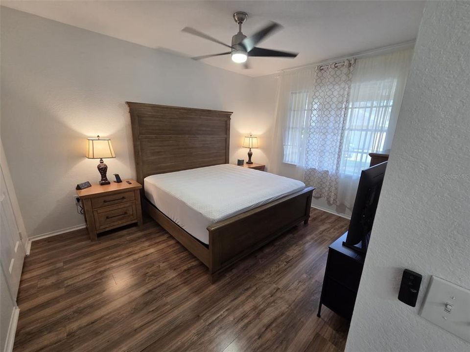 Active With Contract: $1,450 (1 beds, 1 baths, 854 Square Feet)