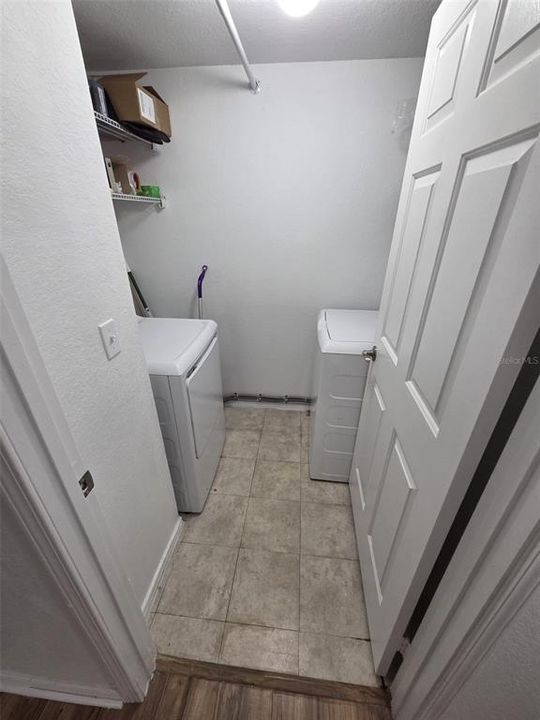 Active With Contract: $1,450 (1 beds, 1 baths, 854 Square Feet)