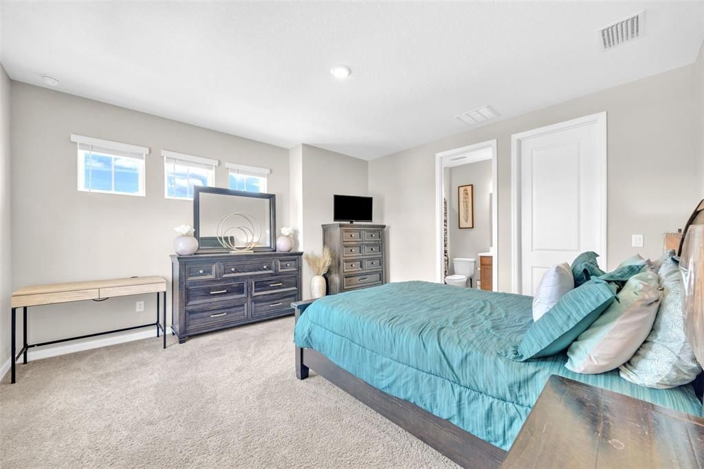 For Sale: $770,000 (5 beds, 4 baths, 3461 Square Feet)