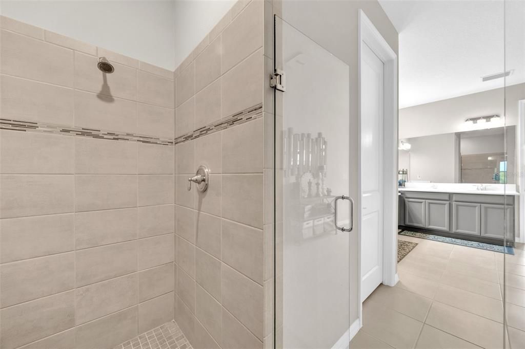 For Sale: $770,000 (5 beds, 4 baths, 3461 Square Feet)