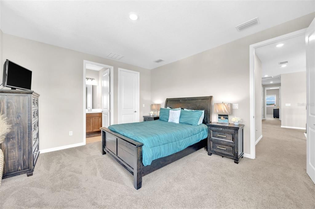 For Sale: $770,000 (5 beds, 4 baths, 3461 Square Feet)