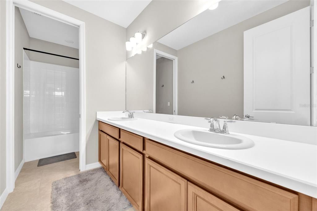 For Sale: $770,000 (5 beds, 4 baths, 3461 Square Feet)