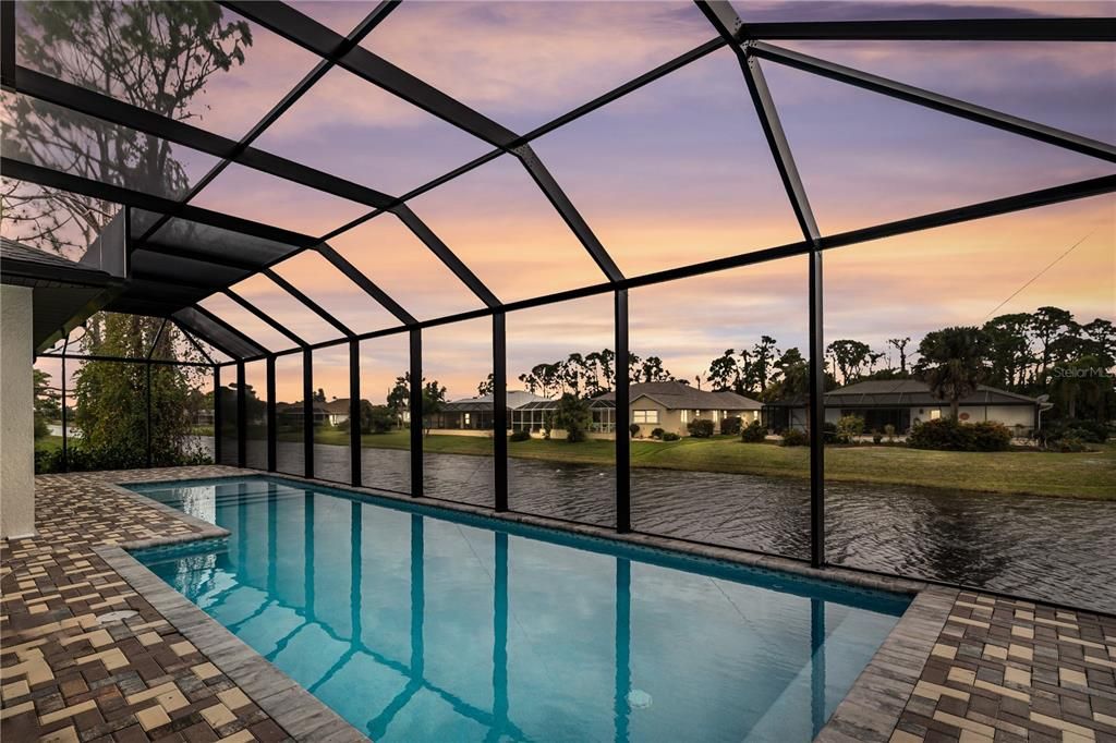 Activo con contrato: $599,900 (4 camas, 3 baños, 2462 Pies cuadrados)
