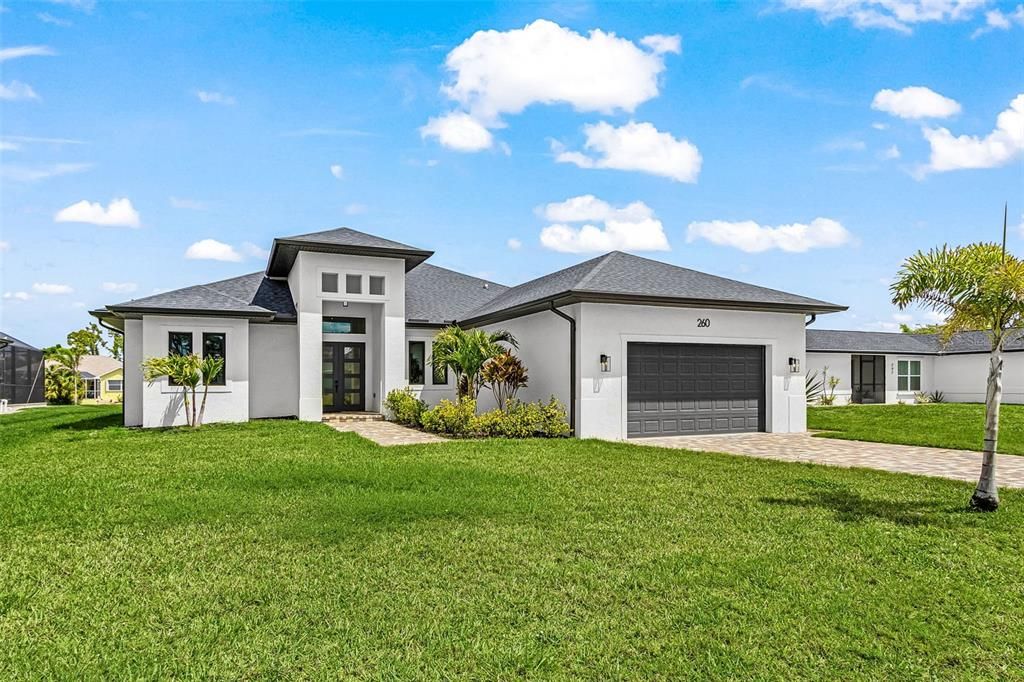 Activo con contrato: $599,900 (4 camas, 3 baños, 2462 Pies cuadrados)