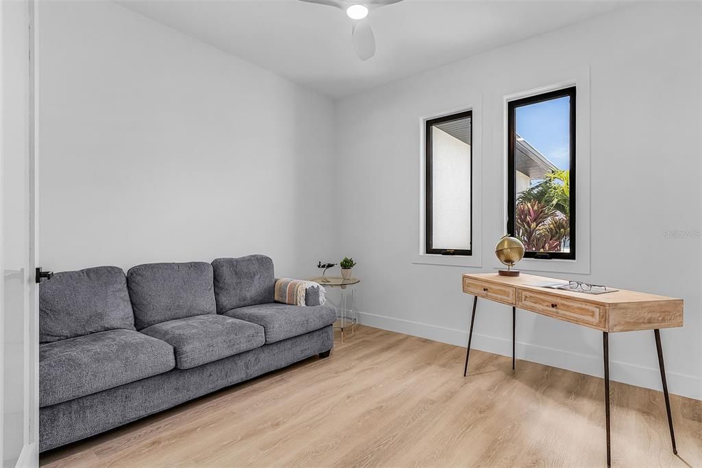 Activo con contrato: $599,900 (4 camas, 3 baños, 2462 Pies cuadrados)