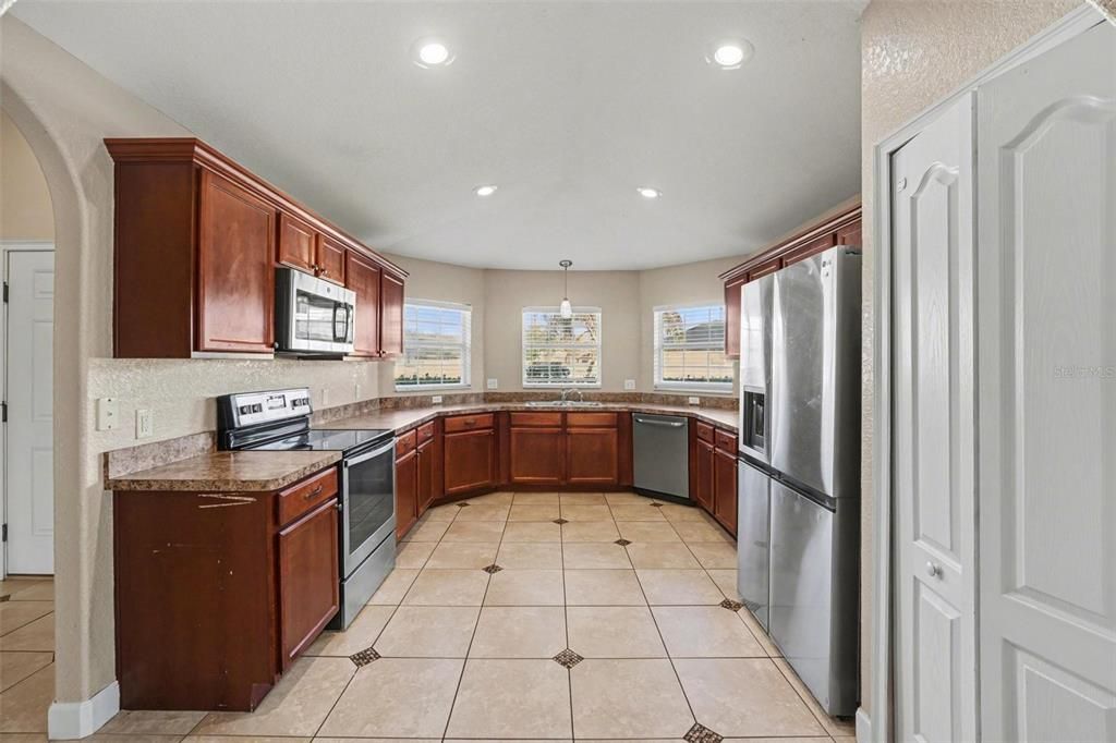 For Sale: $295,500 (4 beds, 2 baths, 1834 Square Feet)