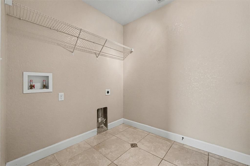 For Sale: $295,500 (4 beds, 2 baths, 1834 Square Feet)