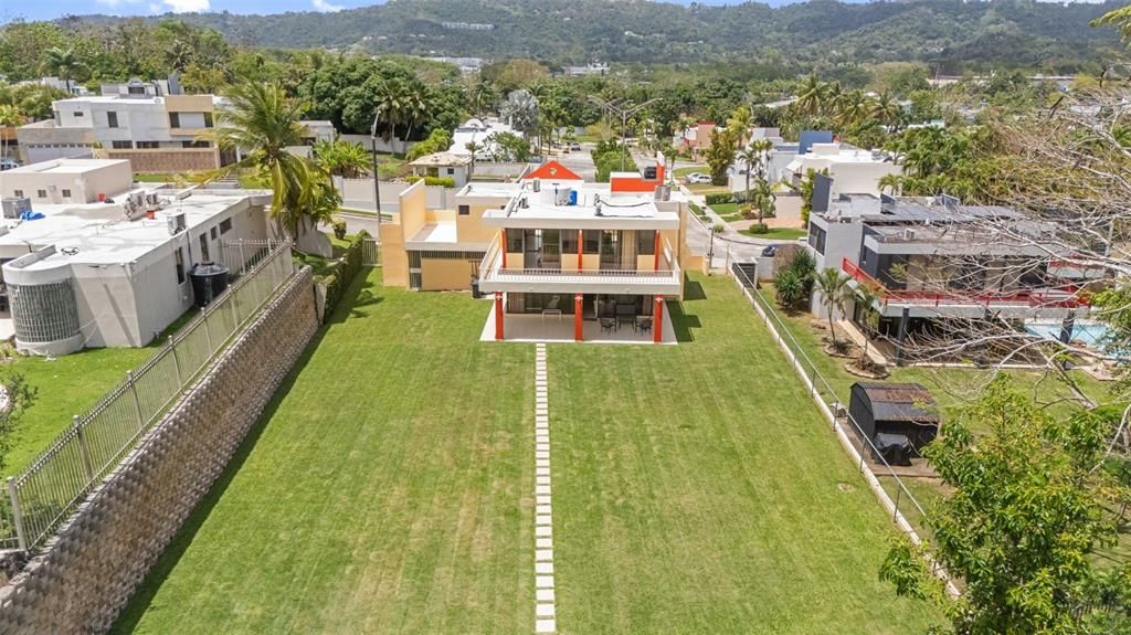 En Venta: $585,000 (4 camas, 2 baños, 2482 Pies cuadrados)