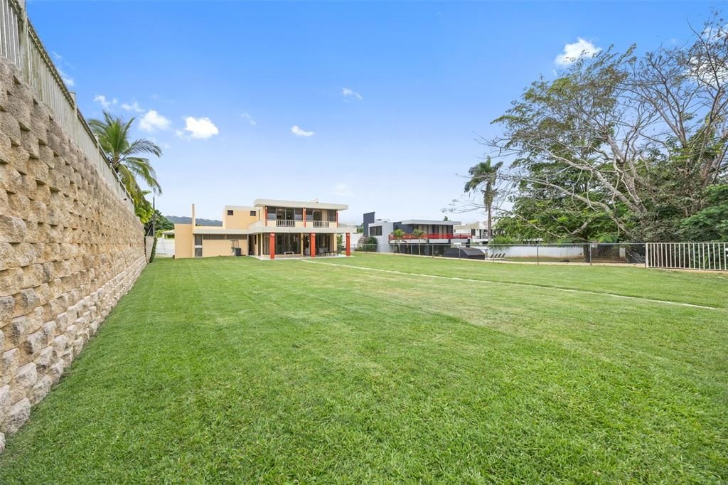 En Venta: $585,000 (4 camas, 2 baños, 2482 Pies cuadrados)