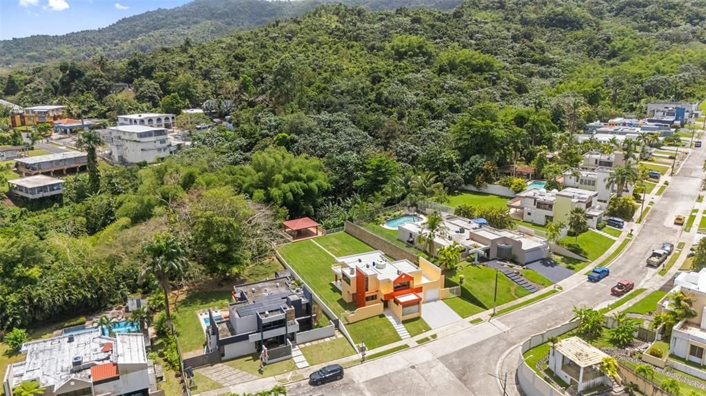 En Venta: $585,000 (4 camas, 2 baños, 2482 Pies cuadrados)