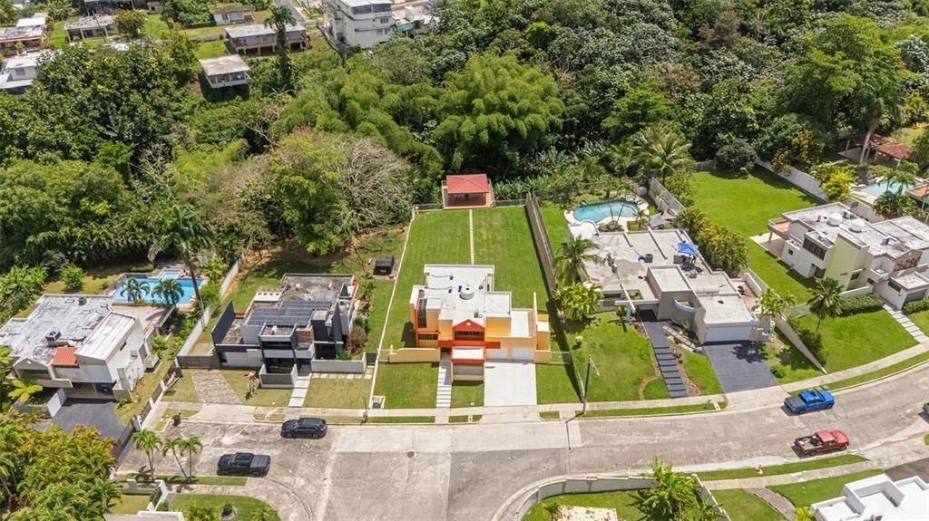 En Venta: $585,000 (4 camas, 2 baños, 2482 Pies cuadrados)
