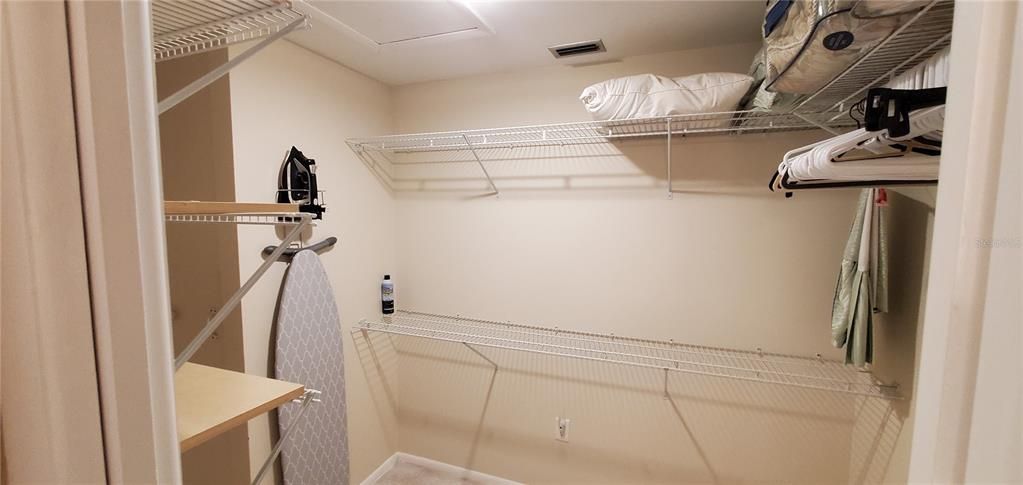 For Rent: $4,000 (2 beds, 2 baths, 1400 Square Feet)