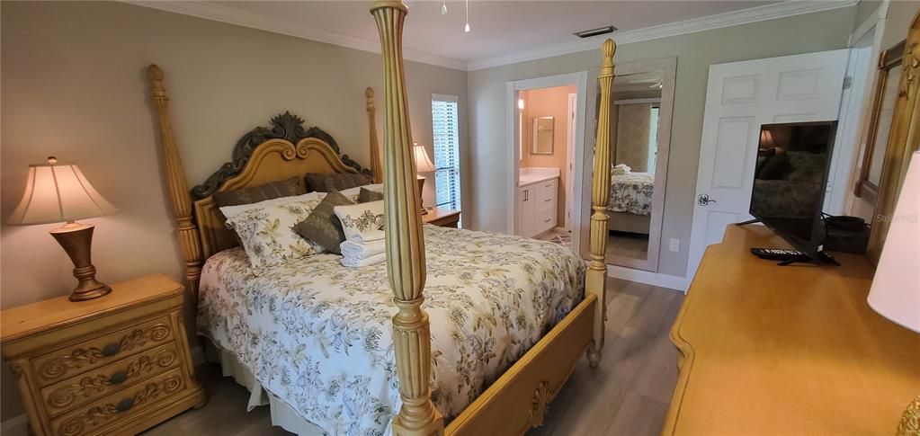 For Rent: $4,000 (2 beds, 2 baths, 1400 Square Feet)