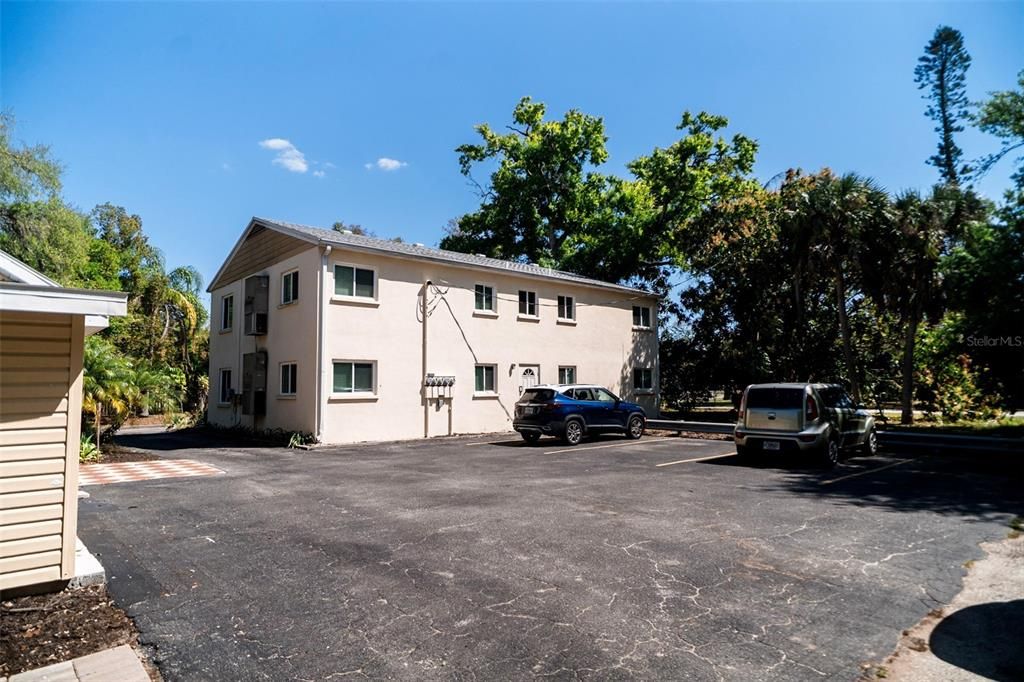For Sale: $1,195,000 (6 beds, 0 baths, 4972 Square Feet)