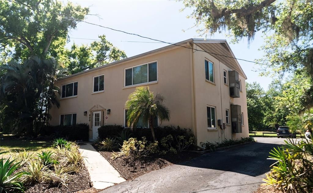 For Sale: $1,195,000 (6 beds, 0 baths, 4972 Square Feet)