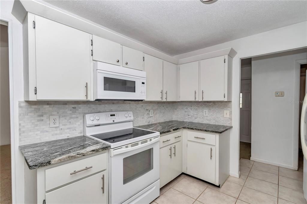 En Renta: $1,800 (3 camas, 2 baños, 1456 Pies cuadrados)