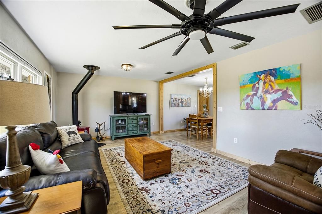 For Sale: $785,500 (4 beds, 2 baths, 2465 Square Feet)
