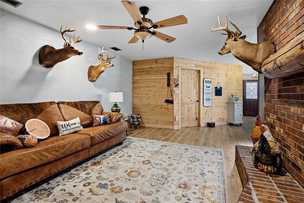 For Sale: $785,500 (4 beds, 2 baths, 2465 Square Feet)
