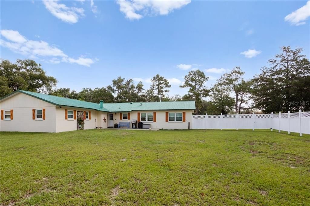 For Sale: $785,500 (4 beds, 2 baths, 2465 Square Feet)